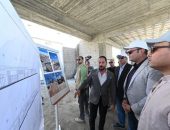 وزير الإسكان يتابع سير العمل بمشروع “مارينا 8 على البحيرة” جنوب مركز مارينا العلمين السياحي