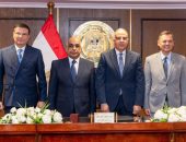 وزير الموراد المائية والرى و وزير الزراعة واستصلاح الارضى والعضو المنتدب لشركة القناة للسكر يوقعون اتفاقية تسوية منازعة استثمار بحضور وزير العدل