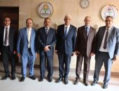 رئيس جامعة المنوفية يتفقد مستشفي الطوارىء ويتابع أعمال التحديث بها