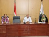 السكرتير العام المساعد يشرف على تنفيذ ورشة عمل لإجراءات التصالح على المنشآت الخاضعة للنقابات المهنية بنطاق المحافظة