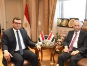 وزير الإسكان يستقبل السفير العراقى بالقاهرة لبحث تعزيز سبل التعاون المشترك ونقل التجربة العمرانية المصرية