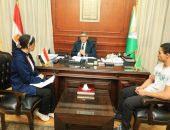 محافظ الجيزة يلتقي بأعضاء النشاط الصحفي بمدرسة الشهيد محمد محمود الرسمية للغات