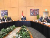 وزير الإسكان يتابع سير العمل بمشروعات المياه والصرف وأبراج العلمين الجديدة التى تنفذها شركة المقاولون العرب