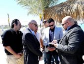 وزير الإسكان يتفقد أعمال التطوير ورفع الكفاءة الجارى والمخطط تنفيذها بمركز مارينا العلمين السياحى