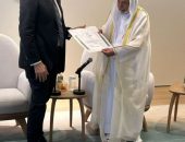 وزير الثقافة يُسلم سمو الشيخ الدكتور سلطان بن محمد القاسمي  حاكم الشارقة  “جائزة النيل للمبدعين العرب”