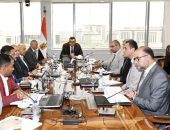 وزير الإسكان يتابع سير العمل بمشروعات الإسكان والمرافق التى تنفذها شركة بتروجيت بعدد من المدن الجديدة