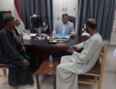 توجيهات المهندس عبد المطلب عمارة محافظ الأقصر لرؤساء المراكز والمدن  بالتواصل مع المواطنين  والرد علي إستفساراتهم ودراسة شكواهم لإيجاد أنسب الحلول لها بما يتناسب مع القانون