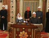 نائب محافظ دمياط تُكرم حفظة القرآن الكريم بالجامع الكبير بعزبة النهضة
