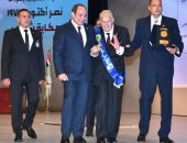 الرئيس يكرّم أبطال حرب أكتوبر