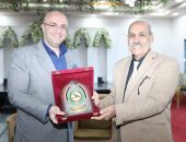 محافظ بني سويف يُكرم وكيل وزارة التموين لبلوغه سن الإحالة للمعاش