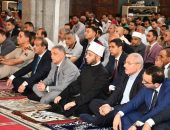 وزير الأوقاف ومحافظ الإسماعيلية يشهدان صلاة الجمعة بمسجد الشهداء الإسلامي احتفالا بالعيد القومي للمحافظة