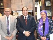 نائب رئيس قصور الثقافة يلتقي رئيس هيئة تعليم الكبار لبحث إطلاق مبادرة “الهوية في محو الأمية.. بداية لبناء الإنسان”