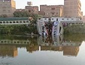 الدكتور إسماعيل كمال يتابع الحالة الصحية للمصابين من محافظة أسوان فى حادث إصطدام جرار سكة حديد بمؤخرة قطار النوم بالمنيا والمتجهة من أسوان إلى القاهرة حتى تماثلهم للشفاء وخروجهم من المستشفى