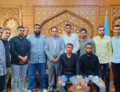 عميد كلية أصول الدين والدعوة بالزقازيق يعقد لقاءً أبويًّا بمكتبه مع الطلاب الأوائل.
