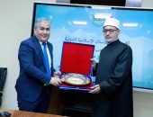 مفتي الجمهورية يزور الأكاديمية الإسلامية الدولية في أوزبكستان ويبحث سبل التعاون المشترك في مجال تحقيق المخطوطات والتراث وتدريب المفتين ومواجهة التطرف