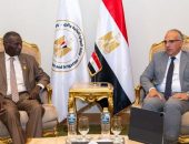 الدكتور سويلم يلتقى وزير الرى والموارد المائية السودانى