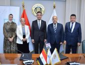 وزير التموين والتجارة الداخلية يشهد مراسم توقيع بروتوكول تعاون بين وزارة التموين والتجارة الداخلية ممثلة في الشركة القابضة للصناعات الغذائية ومؤسسة حياة كريمة لتوفير المواد الغذائية للمواطنين.