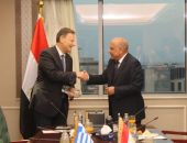 وزير الكهرباء والطاقة المتجددة يستقبل وزير البيئة والطاقة اليوناني لبحث سبل دعم الشراكة والتعاون ومستجدات تنفيذ مشروع الربط الكهربائي بين مصر واليونان