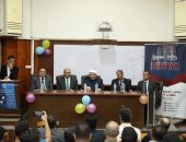 رئيس جامعة الأزهر يشيد بجهود علماء كلية الصيدلة في جميع المحافل الدولية ويحث الطلاب على الجد والاجتهاد في طلب العلم