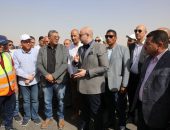 محافظ بني سويف يتفقد سير العمل بمشروع  محور الفشن على النيل الجاري تنفيذه بطول 27 كم ووصلت نسبة تنفيذ لـ 80 %