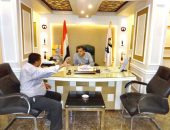 توجيهات المهندس عبد المطلب عماره محافظ الأقصر ، لرؤساء المراكز والمدن بضرورة تكثيف جهود إدارة خدمة المواطنين لبحث كافة الطلبات والشكاوى المقدمة من المواطنين وإيجاد أنسب الحلول لها بما يتوافق مع القانون