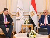 الدكتور سويلم يلتقى وزير البيئة والطاقة اليوناني