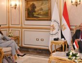 الدكتور سويلم يلتقى المدير التنفيذي للمنظمة الدولية لتحلية المياه