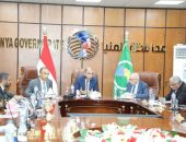 محافظ المنيا يبحث خطة دعم الاستثمار وتذليل العقبات أمام المستثمرين