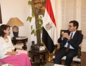 وزير الثقافة يلتقي سفيرة رومانيا بالقاهرة لبحث تعزيز التعاون الثقافي بين البلدين