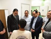 نائب وزير الصحة يطمئن على مصابي حادث الجلالة ويوجه بتقديم أفضل خدمات الرعاية الصحية والدعم النفسي