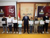 محافظ كفرالشيخ يكرم 60 طالبًا   من الحاصلين على دورات اللغة الإنجليزية والبرمجة بمركز استدامة للتدريب والتطوير.. إعداد جيل قادر على مواجهة تحديات المستقبل