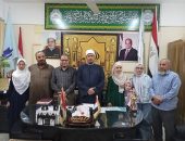 الدكتور «شهاوي» يلتقي بأوائل مسابقة القرآن لتحفيزهن قبل السفر للمشاركة بالتصفيات النهائية بالقاهرة