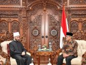 وزير الأوقاف يزور كبرى المؤسسات الدينية بدولة إندونيسيا
