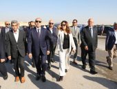 وزيرة التنمية المحلية ومحافظ القاهرة يتفقدان اصطفاف أتوبيسات النقل العام و إنشاء ساحتي انتظار للسيارات بجوار مركز المنارة للمؤتمرات الدولية