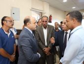 محافظ كفرالشيخ يتفقد المركز التكنولوجي لخدمة المواطنين ببرج البرلس .. مكلفًا بسرعة إنجاز طلبات التصالح