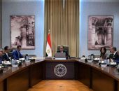 رئيس الوزراء يستكمل مناقشات مشروع القانون المقترح لمناطق المال والأعمال