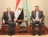 وزير الزراعة يبحث مع مدير مكتب برنامج الغذاء العالمى المشروعات الزراعية المشتركة بين الوزارة والبرنامج