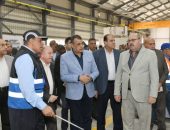 وزير الدولة للإنتاج الحربي” يتفقد “حلوان لمحركات الديزل”