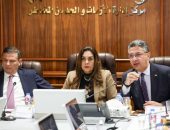 وزراء التنمية المحلية والتموين والزراعة يعقدون اجتماعاً مع المحافظين عبر الفيديو كونفرانس لمتابعة توافر السلع الغذائية للمواطنين  بالمحافظات