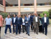 محافظ كفرالشيخ يتفقد ‏مدرسة الشهيد علي صالح الابتدائية.. مشددًا بمتابعة خطة المناهج وحضور الطلاب بالمدارس