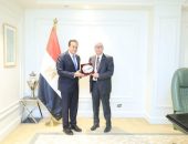 نائب رئيس الوزراء وزير الصحة يستقبل وزير صحة فلسطين لمناقشة سبل التعاون المشترك