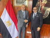 سفير مصــر لدى كيتـــو يستقبل وزير التنمية العمرانية والإسكان الإكوادوري