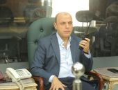 محافظ كفرالشيخ: الدفع بـ 4 اتوبيسات وعدد 50  سرفيس إضافية لنقل الطلاب والأهالي بمجمع مواقف سيارات الأجرة بدسوق