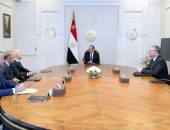 السيد الرئيس عبد الفتاح السيسي يستقبل السيد “كلاوديو ديسكالزي”، الرئيس التنفيذي لشركة “إيني” الإيطالية والوفد المرافق له من كبار مسئولي الشركة، وذلك بحضور المهندس كريم بدوي وزير البترول والثروة المعدنية.