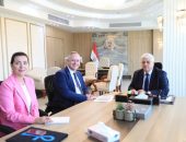 وزير التعليم العالي يبحث مُستجدات التعاون مع جامعة ” إيست لندن”