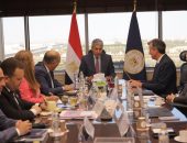 وزير السياحة والآثار يبحث مع مسئولي شركة أرويا كروز للرحلات البحرية سبل التعاون لتعزيز سياحة السفن البحرية