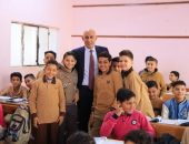 وزير التربية والتعليم يواصل جولاته بمختلف المحافظات بزيارة مفاجئة لمدرسة “الشهيد النبوى” الابتدائية بمحافظة الغربية لمتابعة انتظام العملية التعليمية