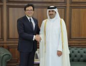وزير الثقافة المصري يلتقي نظيره القطري ورئيس مجلس أمناء “متاحف قطر” ضمن زيارته الرسمية للدوحة