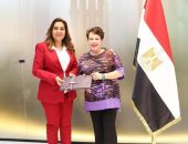 وزيرة التنمية المحلية تبحث مع وفد اتحاد البلديات الهولندية مجالات التعاون المشترك بين الجانبين