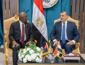 “وزير الدولة للإنتاج الحربي” يستقبل “وزير الدفاع الوطني الأنجولي” لبحث أوجه التعاون المشترك بين الجانبين